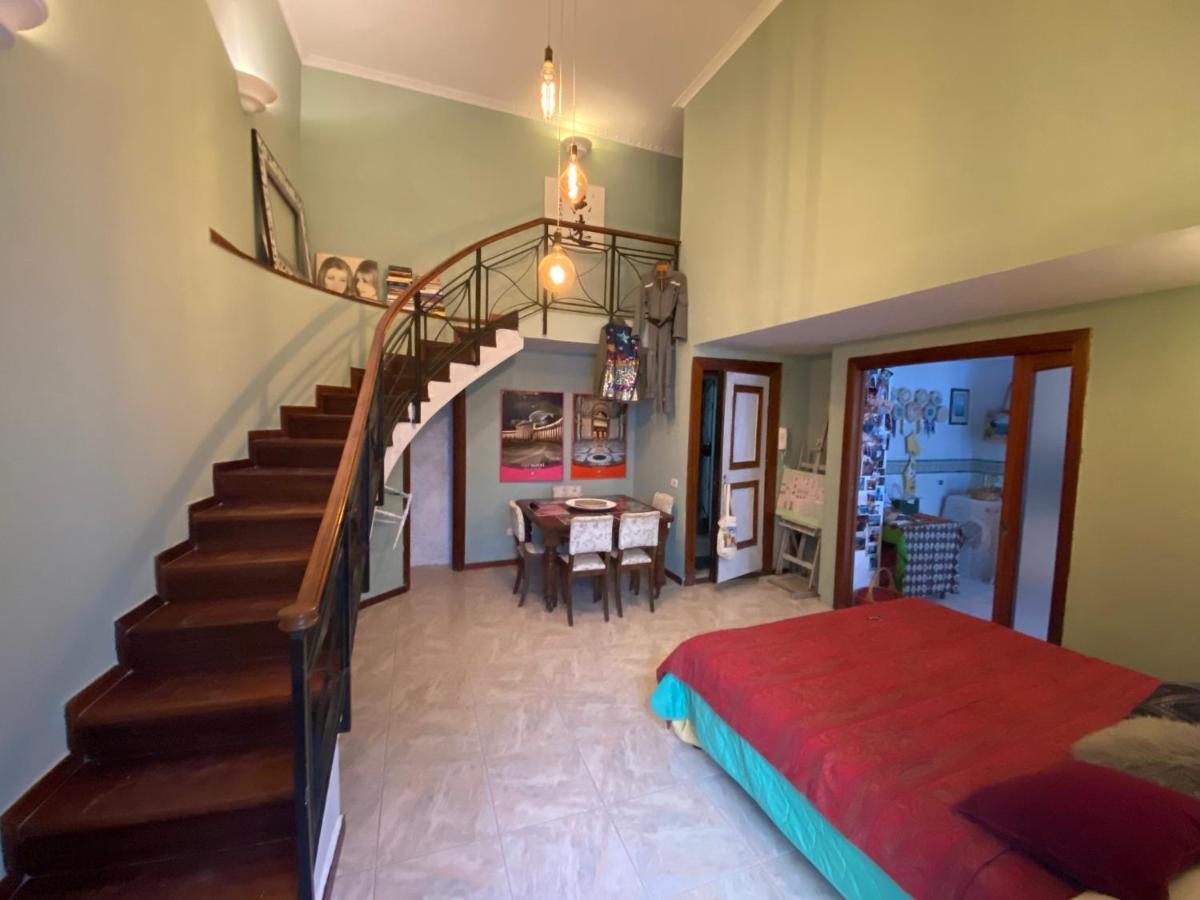 Casa Gioia, Tra Palazzo Reale,Lungomare E Monte Echia Apartment Napoli Bagian luar foto