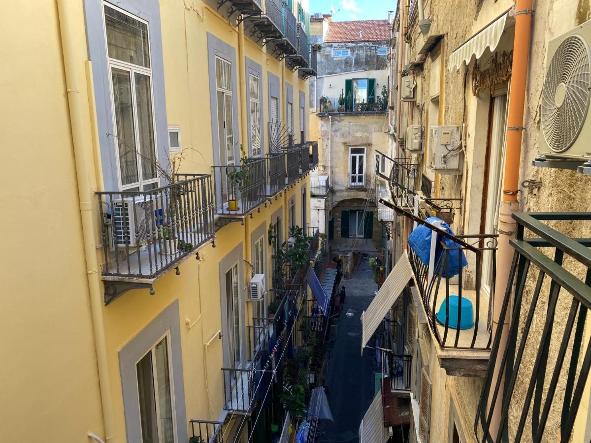Casa Gioia, Tra Palazzo Reale,Lungomare E Monte Echia Apartment Napoli Bagian luar foto