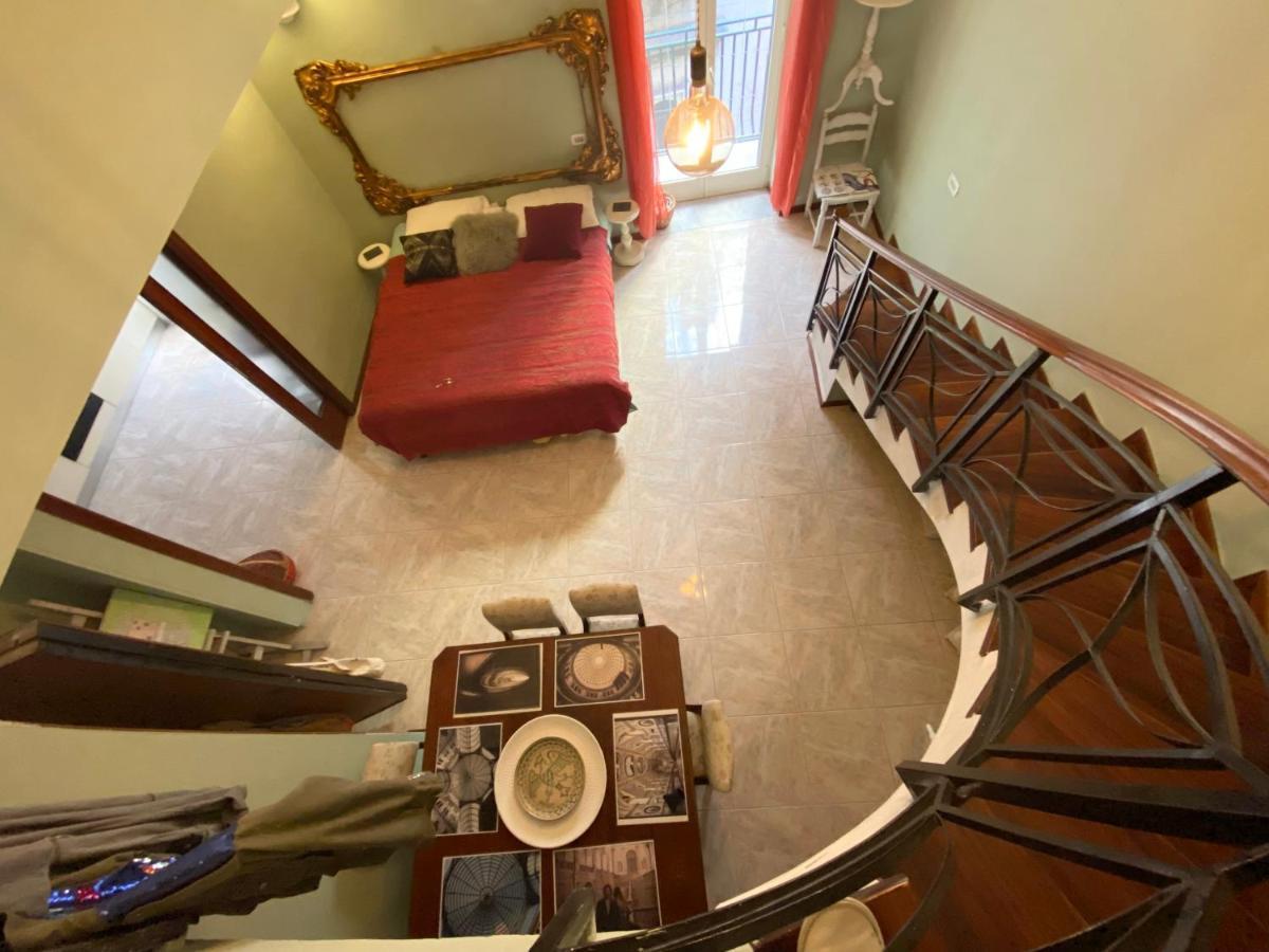 Casa Gioia, Tra Palazzo Reale,Lungomare E Monte Echia Apartment Napoli Bagian luar foto